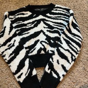 Shein zebra print cropped sweater - size medium